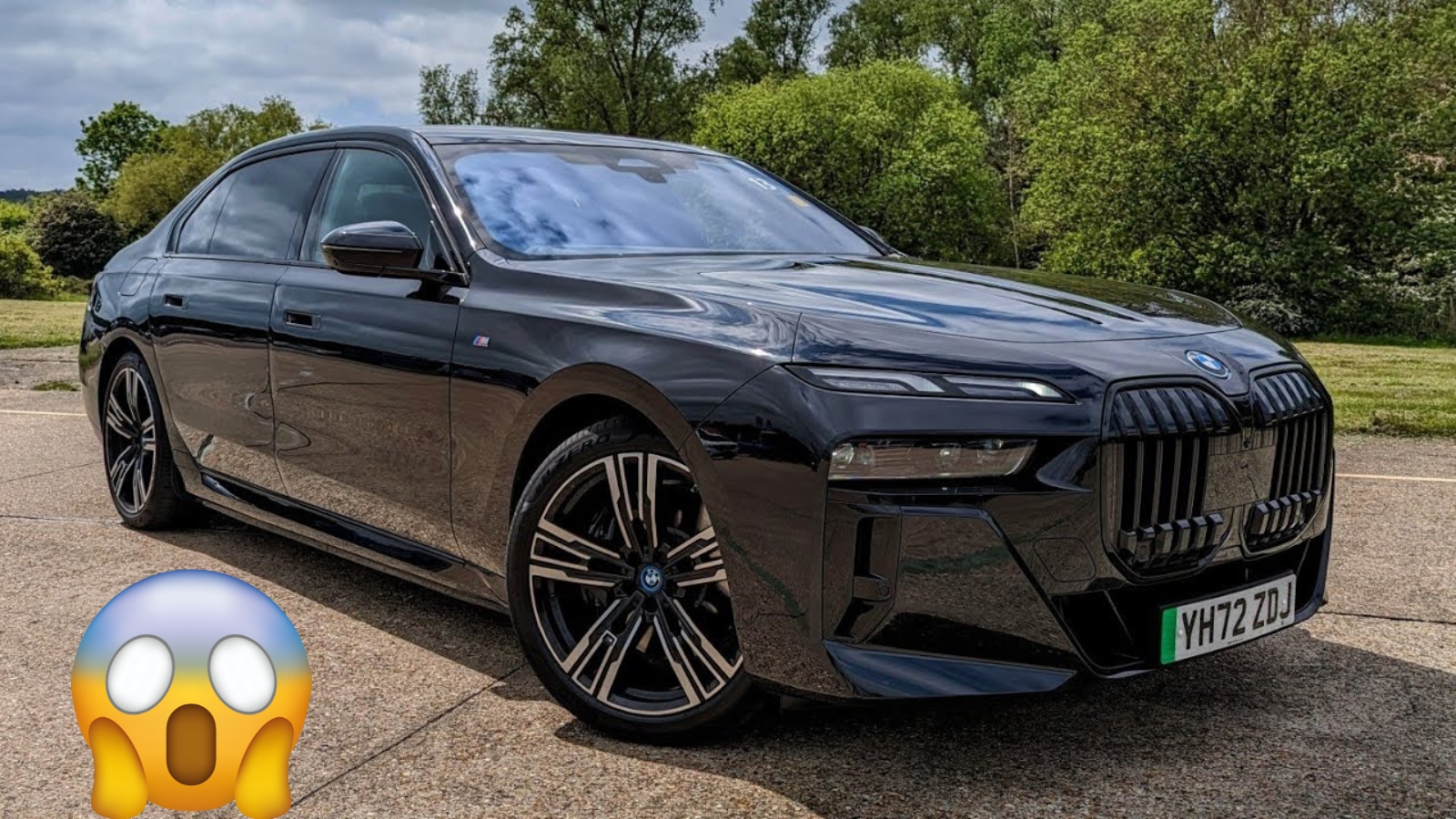 BMW i7
