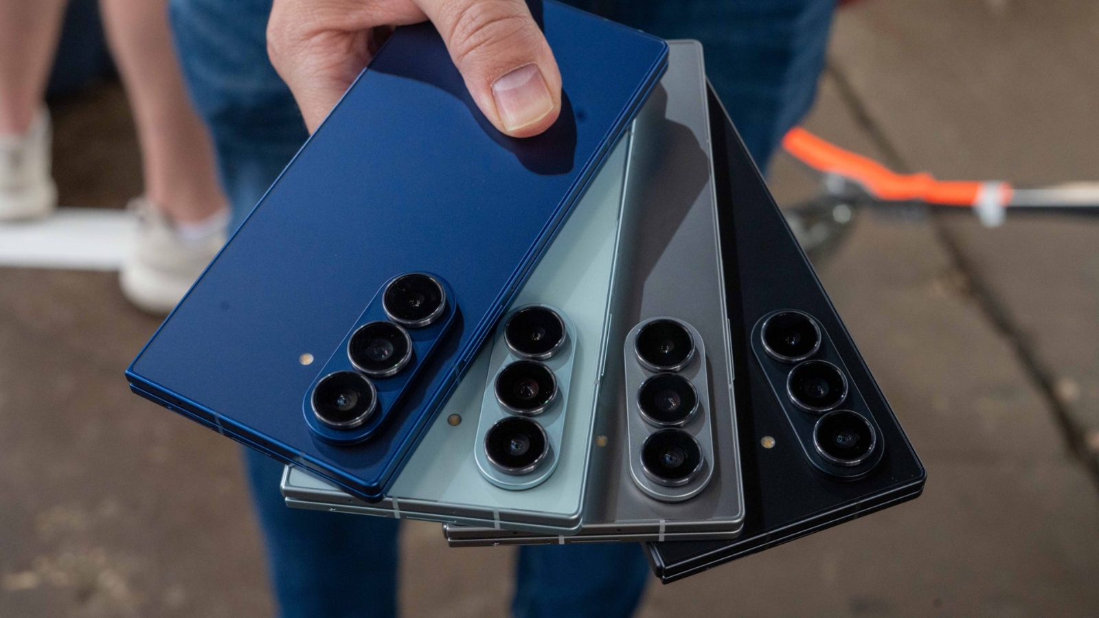 Samsung Z Flip 7 vs Z Flip 6
